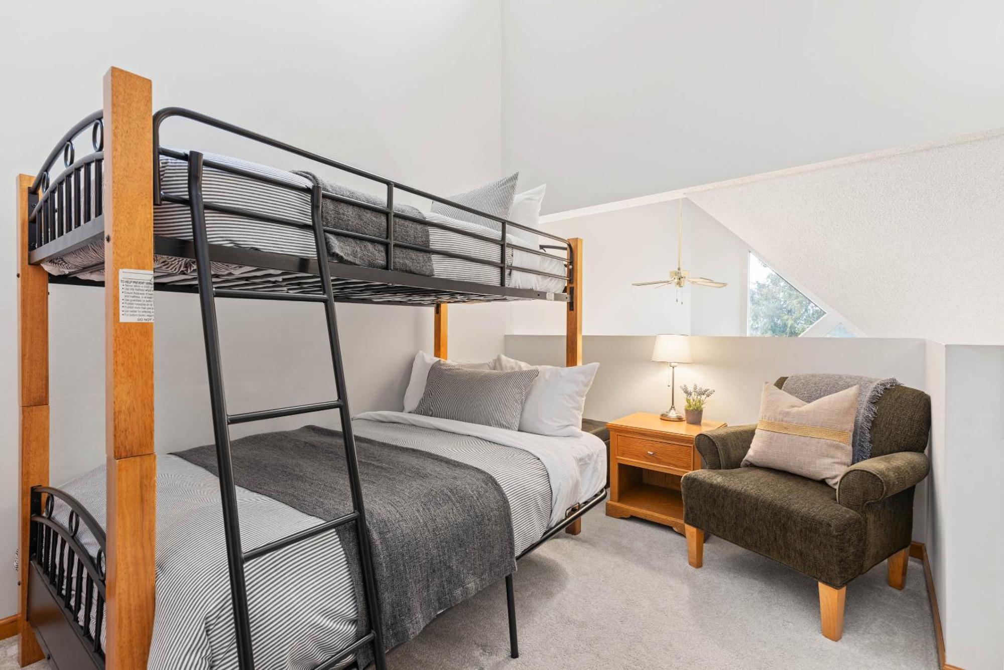 2br + Loft Mtn View Near Gondola Pool & Ht Apartment