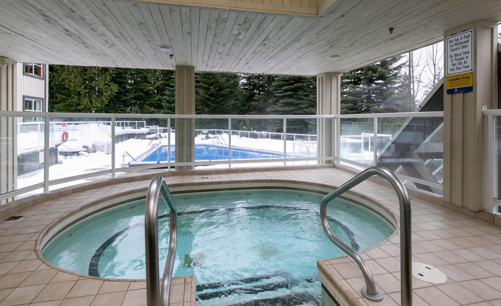 Apartment 2br + Loft Mtn View Near Gondola Pool & Ht Whistler